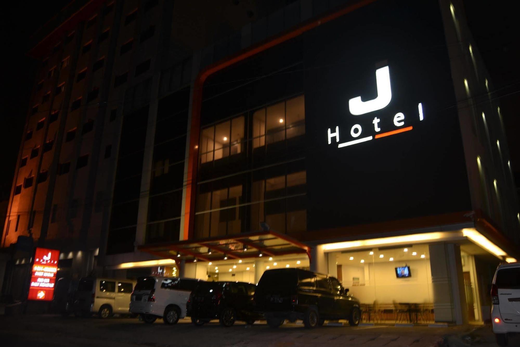 J Hotel Medan Extérieur photo