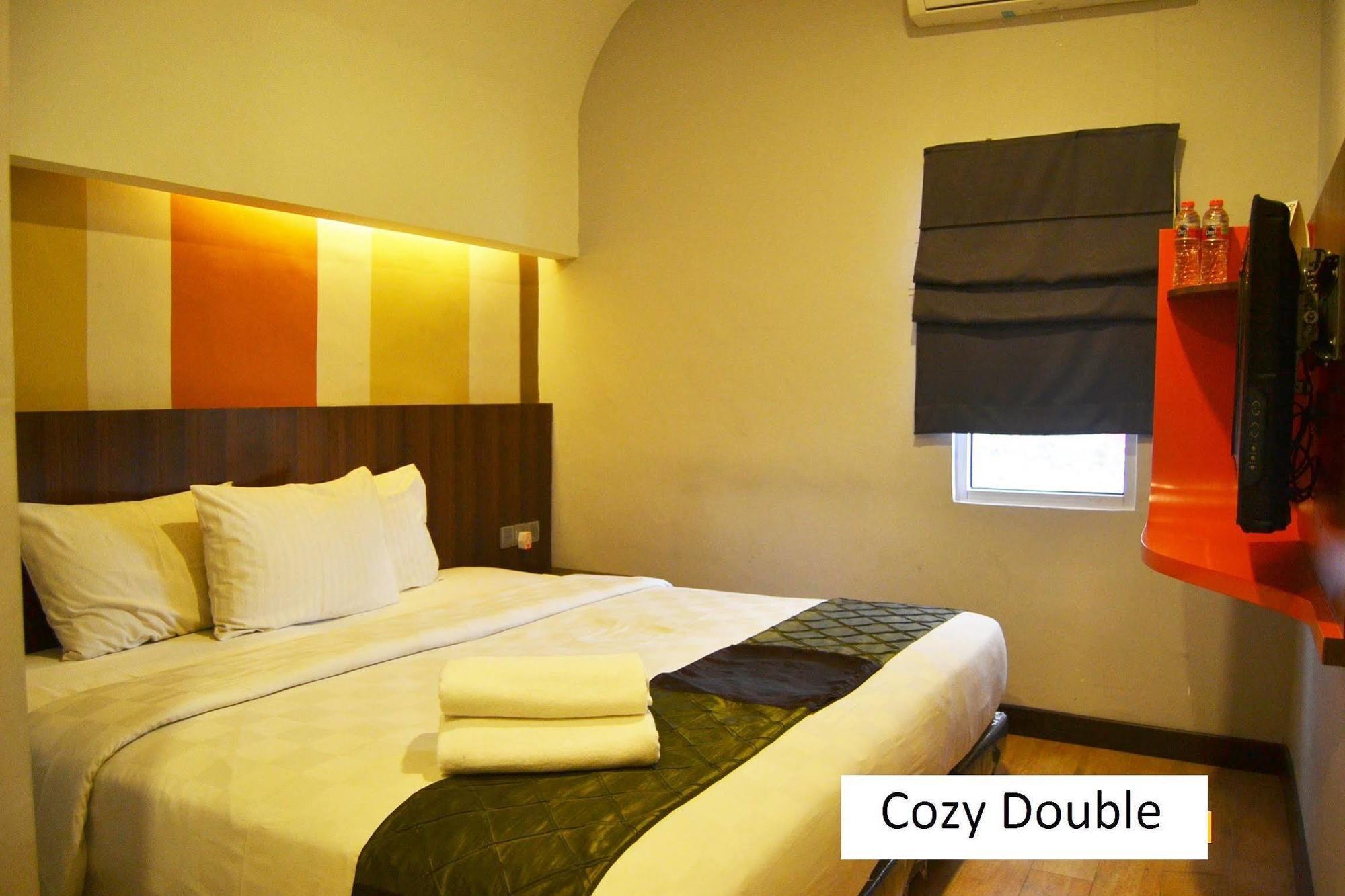 J Hotel Medan Extérieur photo