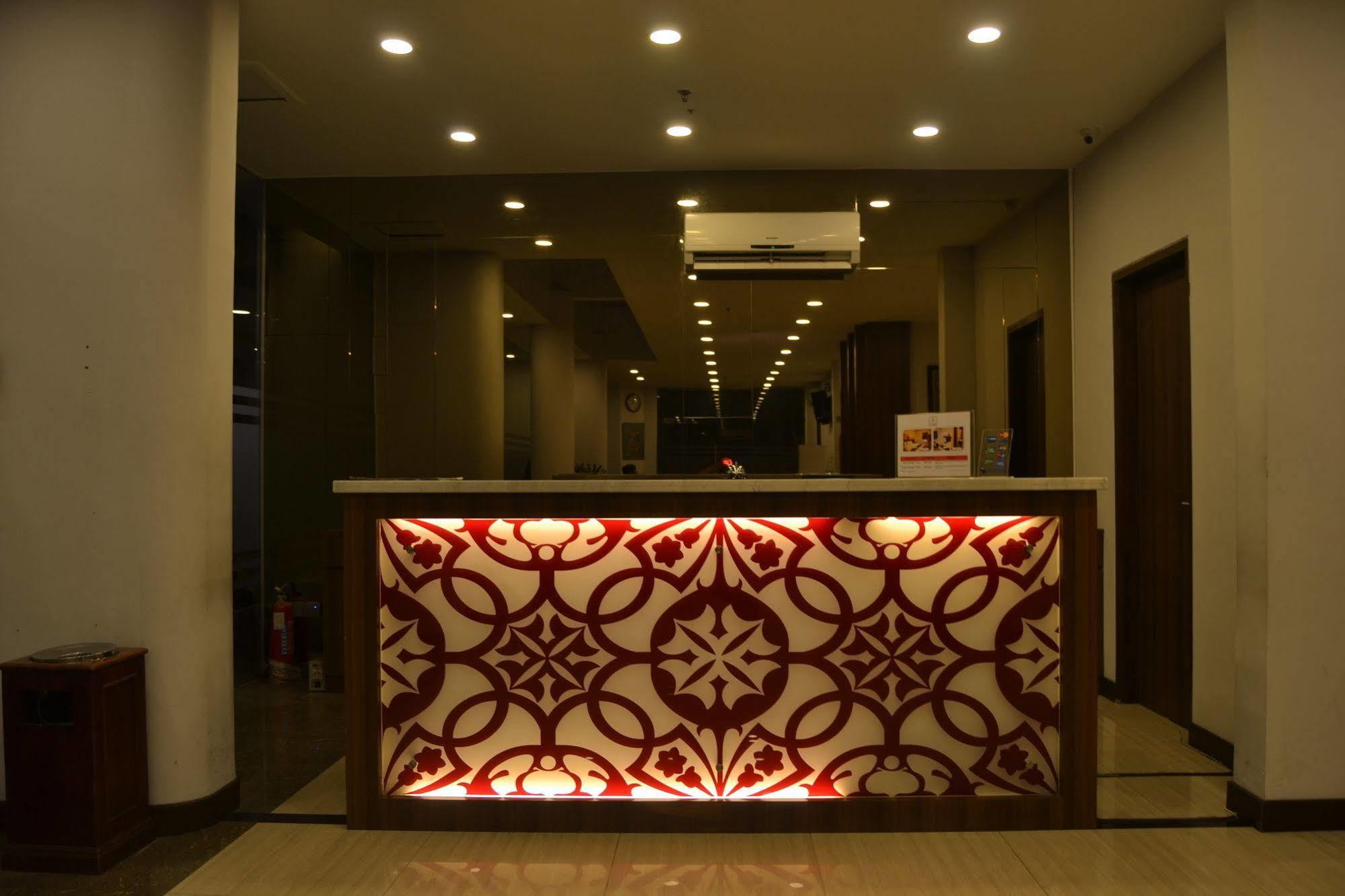 J Hotel Medan Extérieur photo