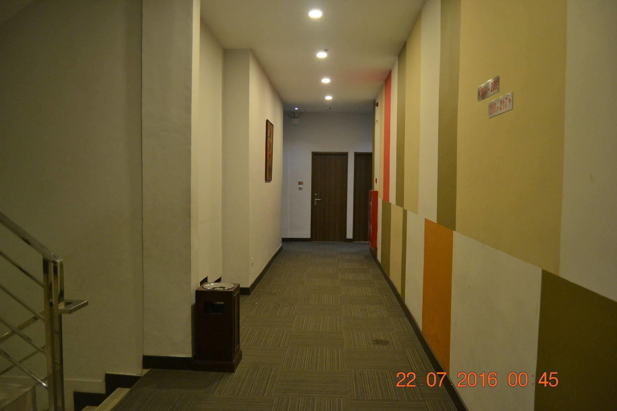 J Hotel Medan Extérieur photo