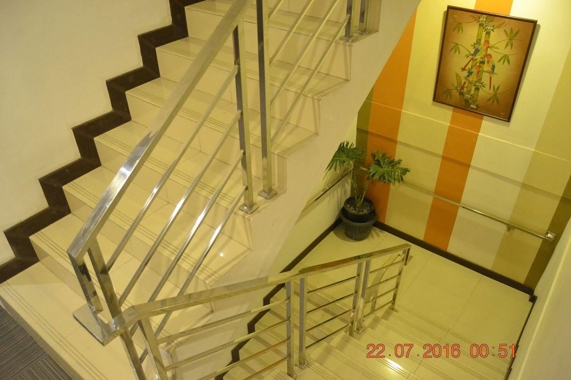 J Hotel Medan Extérieur photo