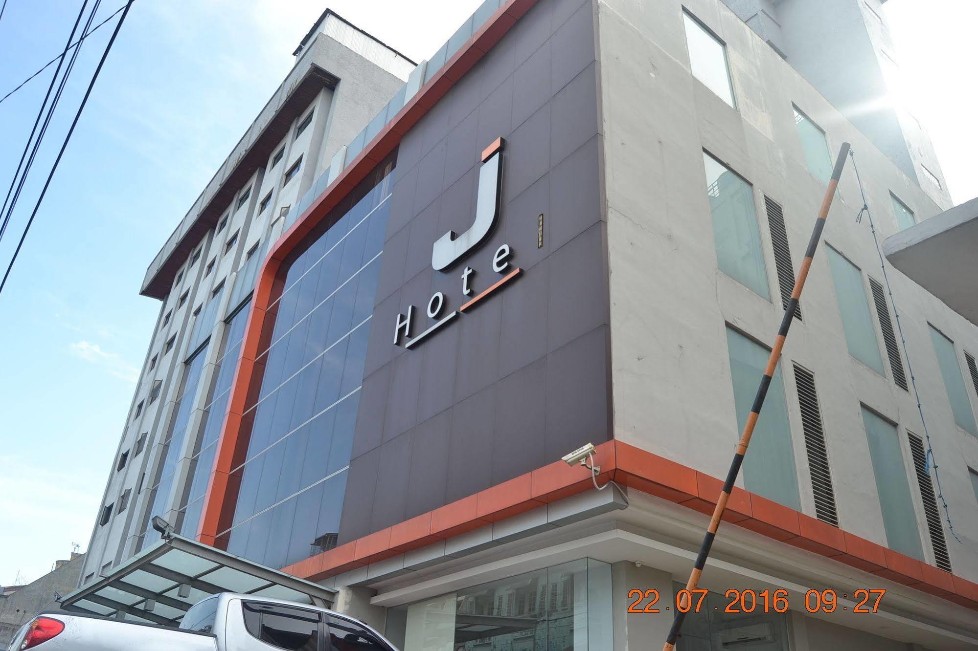 J Hotel Medan Extérieur photo